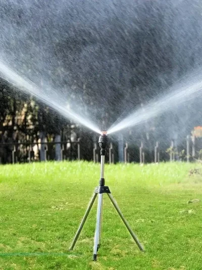 1 Set 360 Rotary Irrigation Tripod Lawn Garden Sprinkler Telescopic