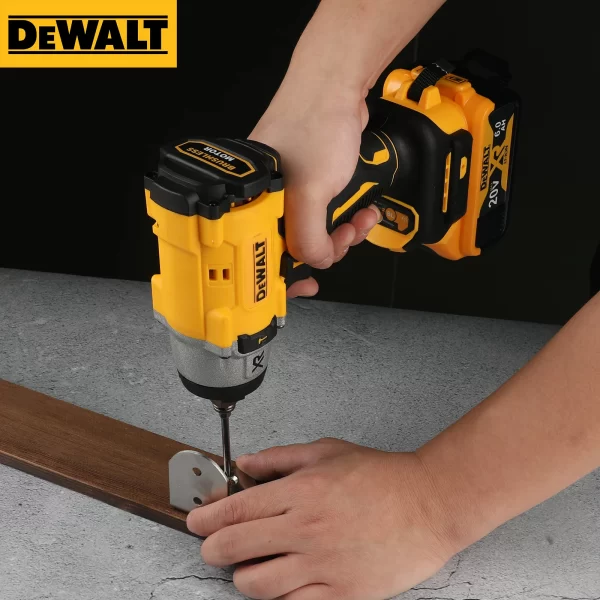 DEWALT DCF922 ATOMIC 20V MAX 1/2 in. Cordless Impact Wrench Variable Speed Electric Wrench - Image 3