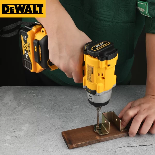 DEWALT DCF922 ATOMIC 20V MAX 1/2 in. Cordless Impact Wrench Variable Speed Electric Wrench - Image 2
