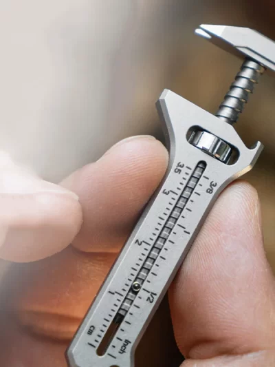 Mini Multitool Wrench, Stainless Steel Adjustable Wrench, Multi-Purpose Tool, as Bottle Opener, Nail Puller, Caliper, Keychain