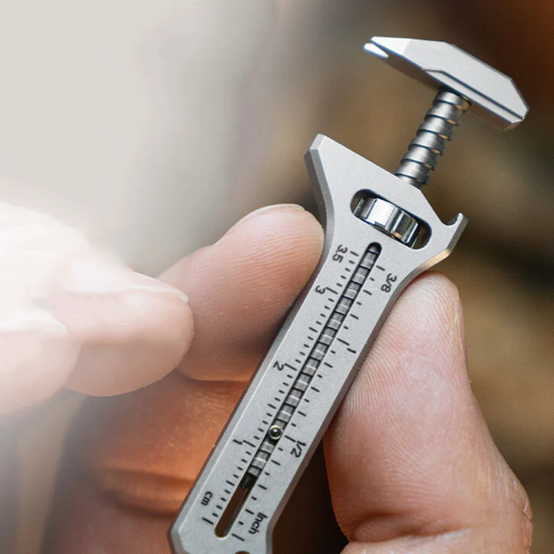 Mini Multitool Wrench, Stainless Steel Adjustable Wrench, Multi-Purpose Tool, as Bottle Opener, Nail Puller, Caliper, Keychain