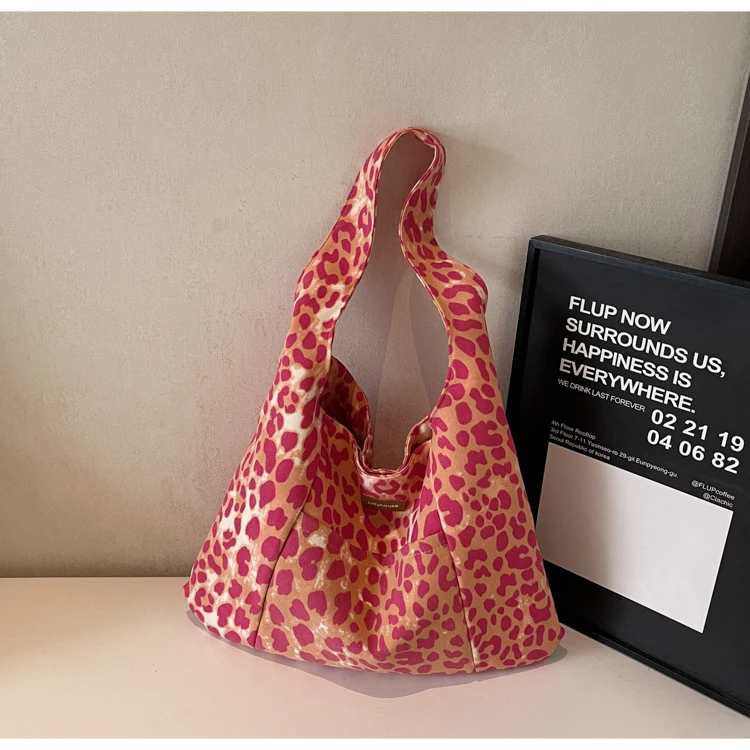 Korean Sle Large Capaci Canvas Tote Bag Women's New Faion oulder Bag Commuter Armpit Bag Leopard Print Versatile Bag - Image 25