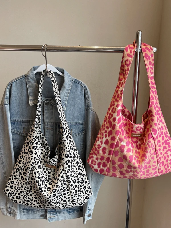 Korean Sle Large Capaci Canvas Tote Bag Women's New Faion oulder Bag Commuter Armpit Bag Leopard Print Versatile Bag - Image 4