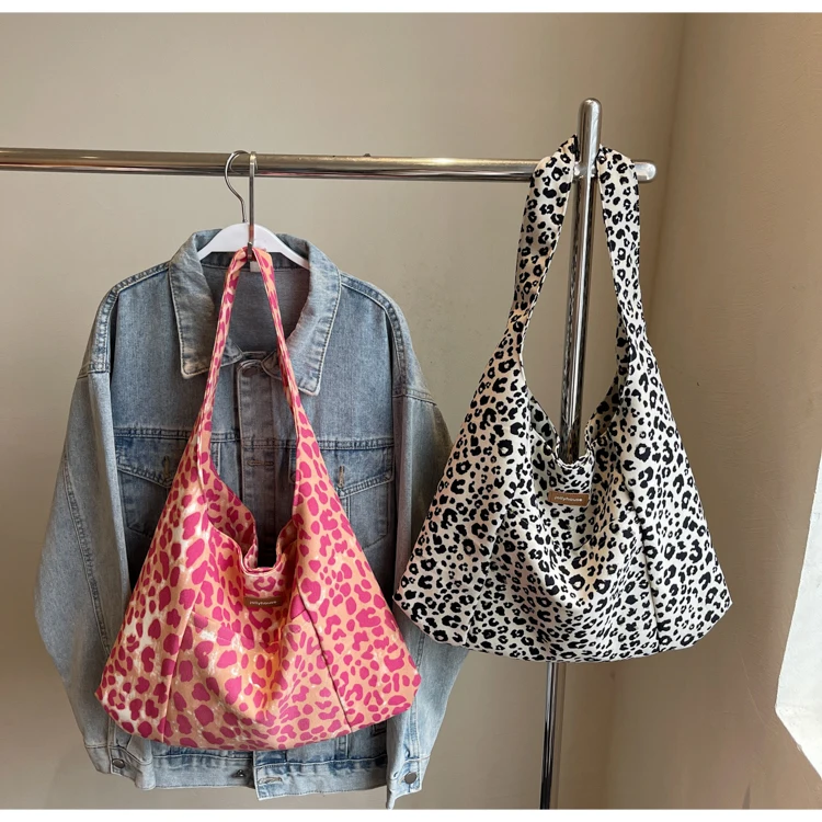 Korean Sle Large Capaci Canvas Tote Bag Women's New Faion oulder Bag Commuter Armpit Bag Leopard Print Versatile Bag - Image 18